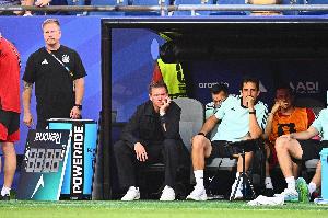 最新01在外看全场录像_最新01在外看全场录像在线观看_免费看直播