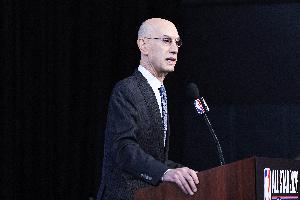火箭媒体人：最冷清的自由市场首日 绝VS跟NBA打击违规接触有关在线观看_火箭媒体人：最冷清的自由市场首日 绝VS跟NBA打击违规接触有关在线观看在线观看_免费看直播