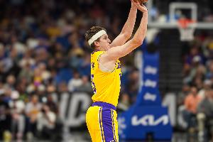 4年1.8亿留守湖人！里夫斯：我的心自始至终都在洛杉矶-08