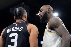 火爆01NBA公交上看jrs直播_火爆01NBA公交上看jrs直播在线观看_免费看直播